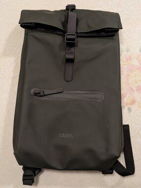 RAINS Rolltop Rucksack in Green/Gray